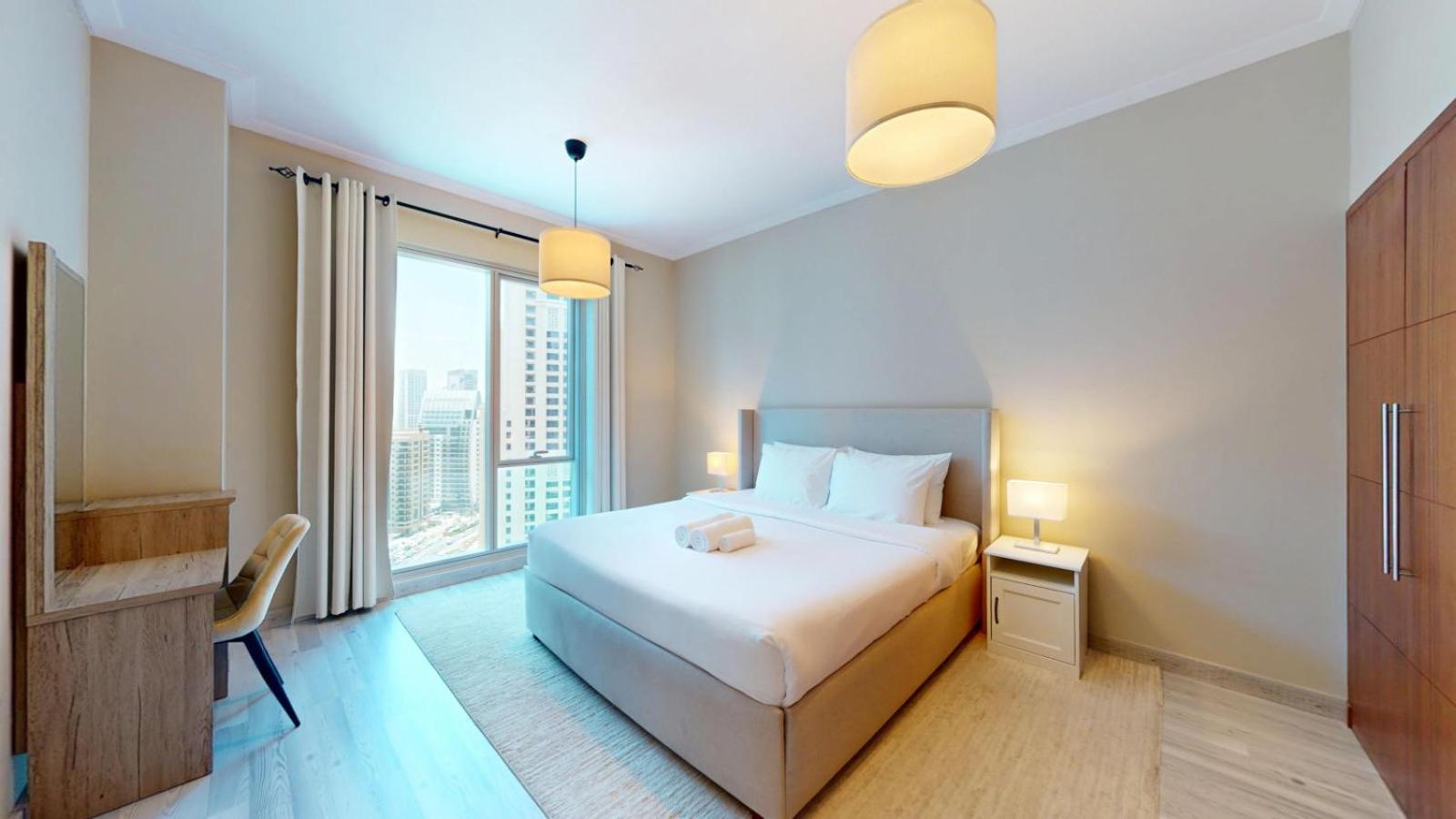 Vakantiehuis Shemara Tower - Elegant Two Bed With Marina View Dubai